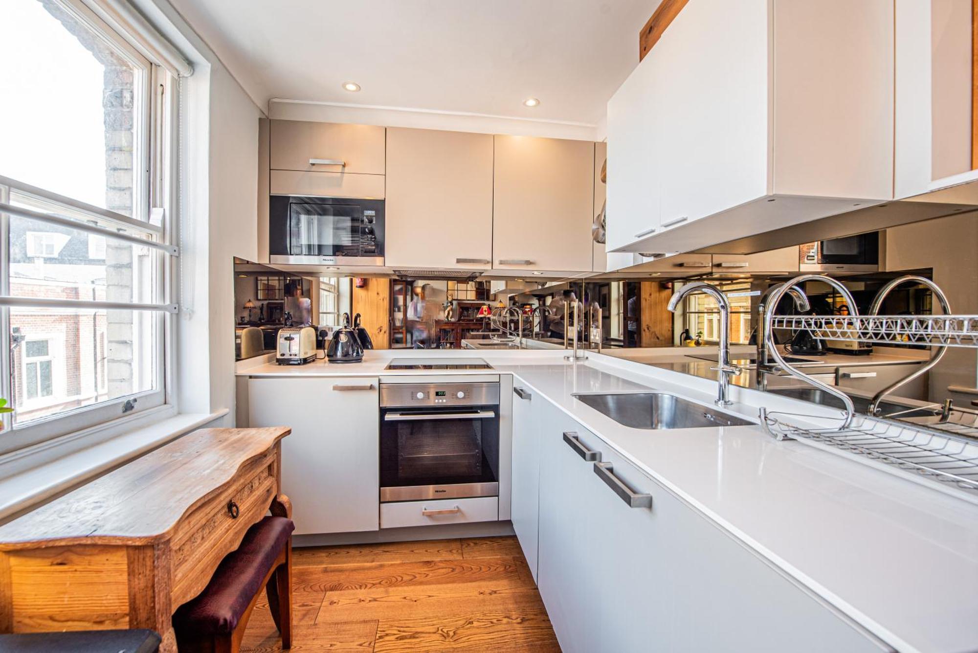 Stylish 1-Bed Flat In Soho - Prime Central Λονδίνο Εξωτερικό φωτογραφία