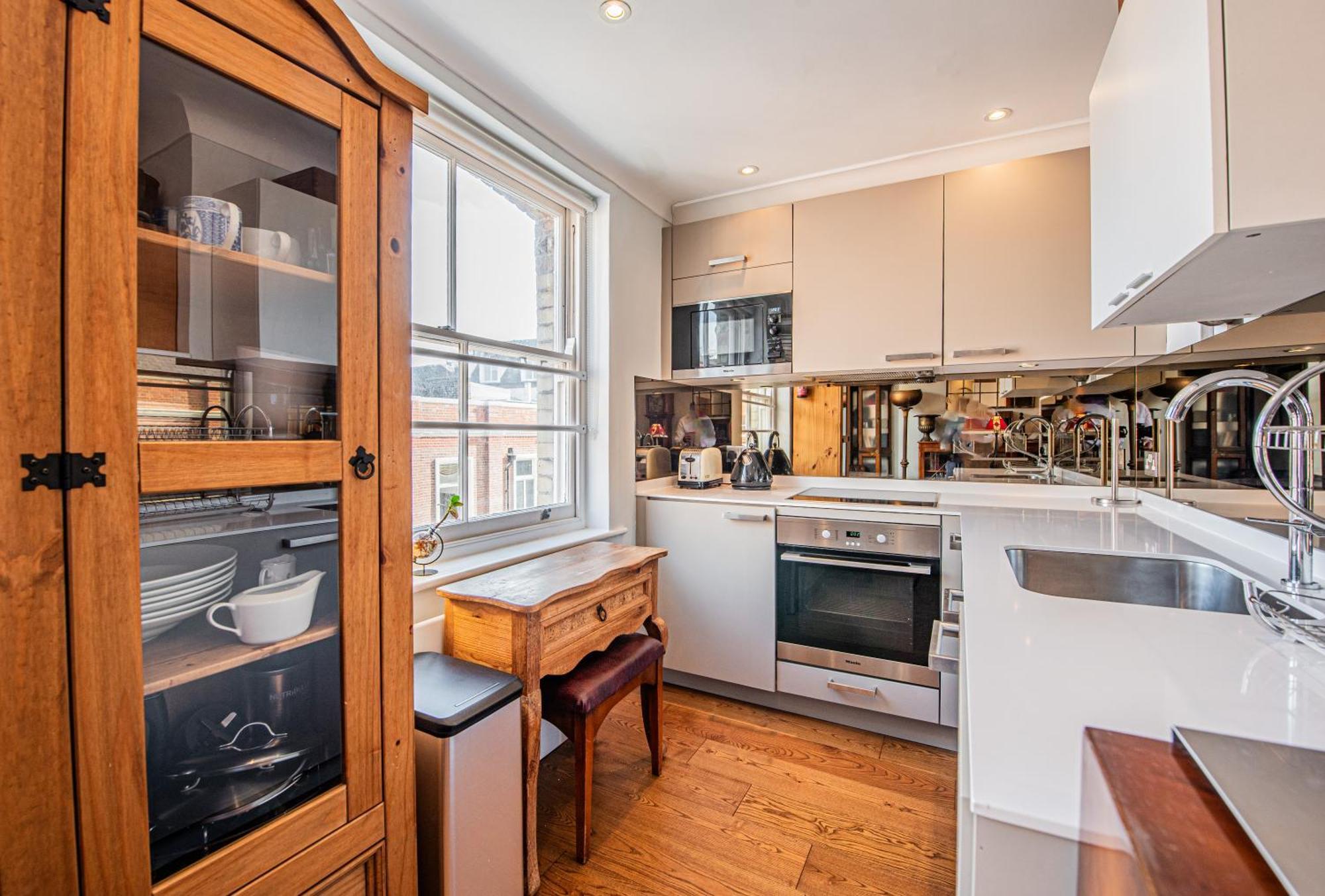 Stylish 1-Bed Flat In Soho - Prime Central Λονδίνο Εξωτερικό φωτογραφία
